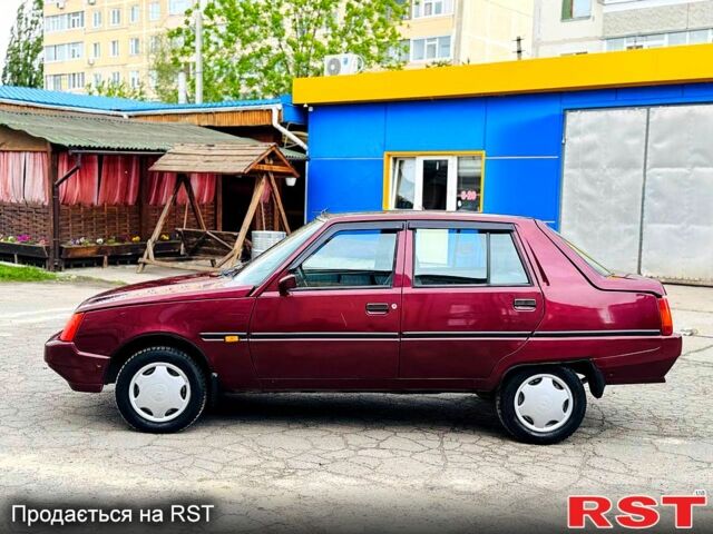 Красный ЗАЗ Славута, объемом двигателя 1.2 л и пробегом 39 тыс. км за 2150 $, фото 5 на Automoto.ua