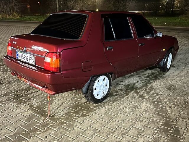 Красный ЗАЗ Славута, объемом двигателя 1.2 л и пробегом 32 тыс. км за 1500 $, фото 4 на Automoto.ua