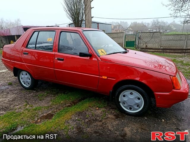 Красный ЗАЗ Славута, объемом двигателя 1.2 л и пробегом 38 тыс. км за 2250 $, фото 1 на Automoto.ua