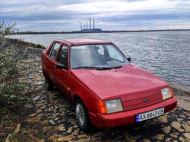 Красный ЗАЗ Славута, объемом двигателя 1.3 л и пробегом 160 тыс. км за 1350 $, фото 2 на Automoto.ua