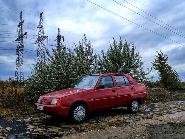 Красный ЗАЗ Славута, объемом двигателя 1.3 л и пробегом 160 тыс. км за 1350 $, фото 1 на Automoto.ua