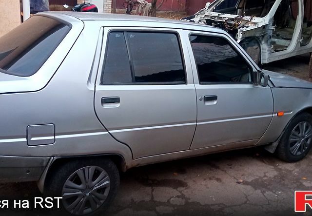 ЗАЗ Славута, объемом двигателя 1.2 л и пробегом 140 тыс. км за 1100 $, фото 1 на Automoto.ua