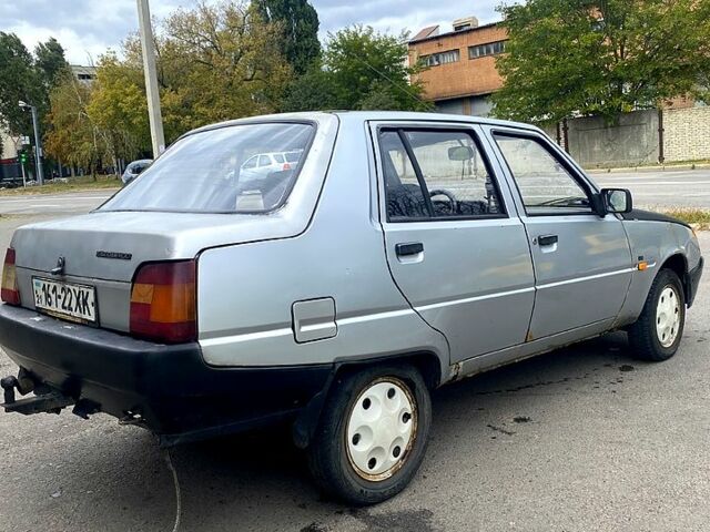 ЗАЗ Славута, объемом двигателя 1.1 л и пробегом 0 тыс. км за 599 $, фото 3 на Automoto.ua