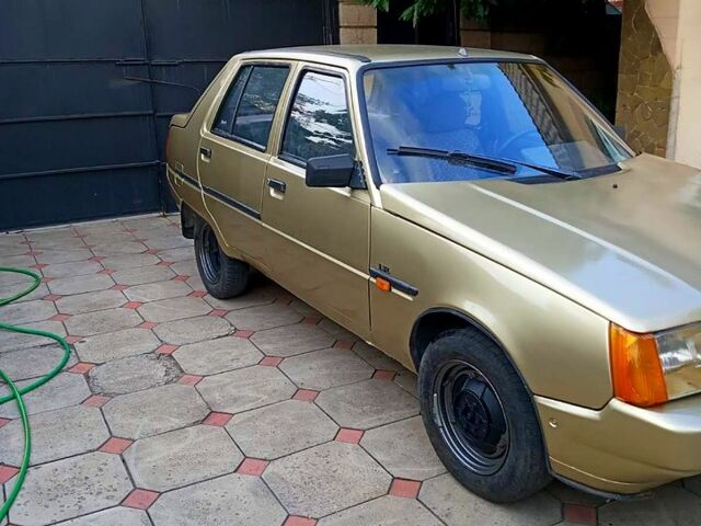 ЗАЗ Славута, объемом двигателя 1.3 л и пробегом 100 тыс. км за 900 $, фото 2 на Automoto.ua