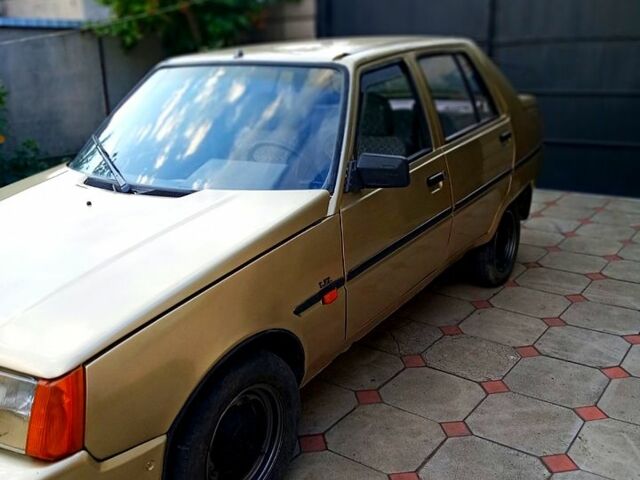 ЗАЗ Славута, объемом двигателя 1.3 л и пробегом 100 тыс. км за 900 $, фото 1 на Automoto.ua