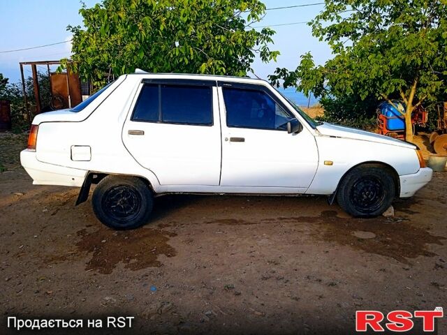ЗАЗ Славута 2003 в Николаеве на Automoto.ua ЗАЗ Славута, объемом двигателя 1.2 л и пробегом 0 тыс. км за 800 $, фото 1 на Automoto.ua
