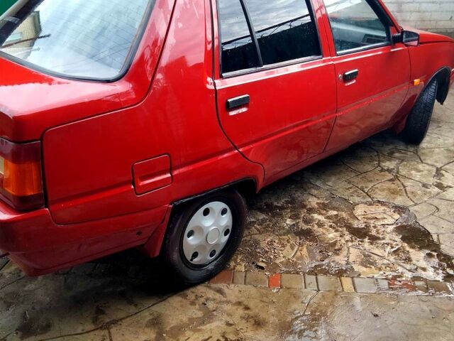 ЗАЗ Славута, объемом двигателя 1.2 л и пробегом 170 тыс. км за 900 $, фото 2 на Automoto.ua