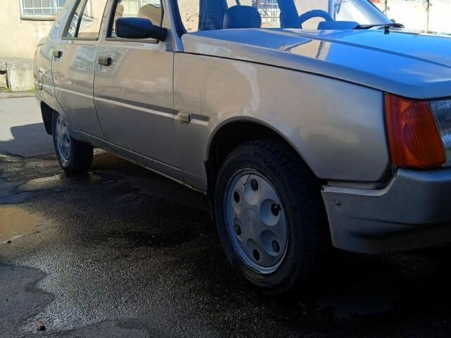 ЗАЗ Славута, объемом двигателя 13 л и пробегом 0 тыс. км за 1200 $, фото 4 на Automoto.ua