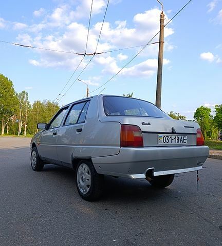 Серый ЗАЗ Славута, объемом двигателя 1.1 л и пробегом 138 тыс. км за 810 $, фото 4 на Automoto.ua