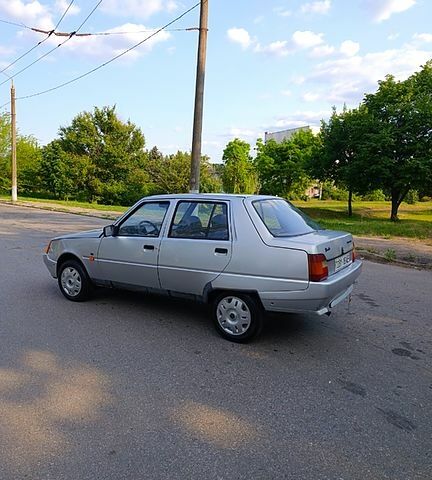 Серый ЗАЗ Славута, объемом двигателя 1.1 л и пробегом 138 тыс. км за 810 $, фото 6 на Automoto.ua