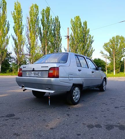 Серый ЗАЗ Славута, объемом двигателя 1.1 л и пробегом 138 тыс. км за 810 $, фото 5 на Automoto.ua