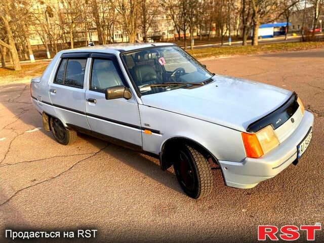 Серый ЗАЗ Славута, объемом двигателя 1.2 л и пробегом 289 тыс. км за 1100 $, фото 2 на Automoto.ua