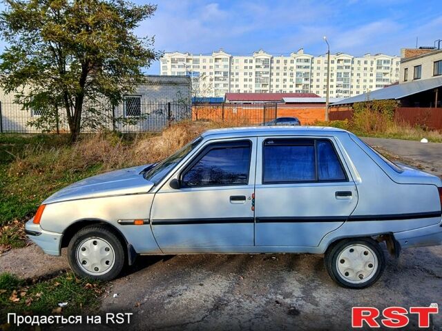 ЗАЗ Славута 2004 в Чернигове на Automoto.ua Серый ЗАЗ Славута, объемом двигателя 1.2 л и пробегом 109 тыс. км за 900 $, фото 2 на Automoto.ua