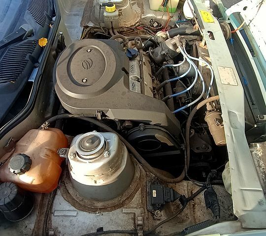 Серый ЗАЗ Славута, объемом двигателя 1.2 л и пробегом 160 тыс. км за 720 $, фото 2 на Automoto.ua