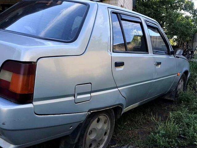 Серый ЗАЗ Славута, объемом двигателя 1.2 л и пробегом 180 тыс. км за 890 $, фото 1 на Automoto.ua