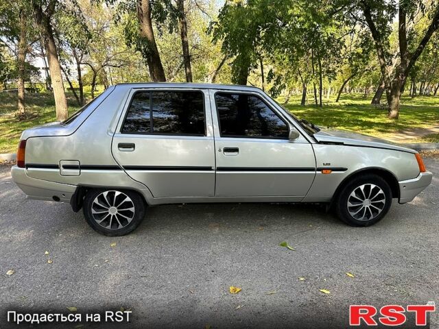 Серый ЗАЗ Славута, объемом двигателя 1.2 л и пробегом 136 тыс. км за 1299 $, фото 1 на Automoto.ua