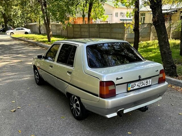 Серый ЗАЗ Славута, объемом двигателя 1.2 л и пробегом 136 тыс. км за 1299 $, фото 2 на Automoto.ua