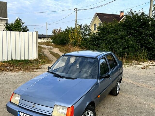 Серый ЗАЗ Славута, объемом двигателя 1.2 л и пробегом 170 тыс. км за 1100 $, фото 3 на Automoto.ua