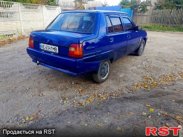 Синий ЗАЗ Славута, объемом двигателя 1.2 л и пробегом 200 тыс. км за 600 $, фото 3 на Automoto.ua