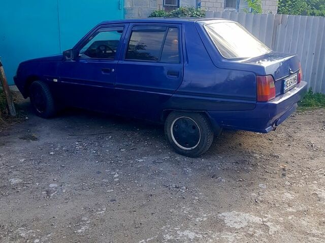 Синий ЗАЗ Славута, объемом двигателя 1.2 л и пробегом 200 тыс. км за 600 $, фото 8 на Automoto.ua