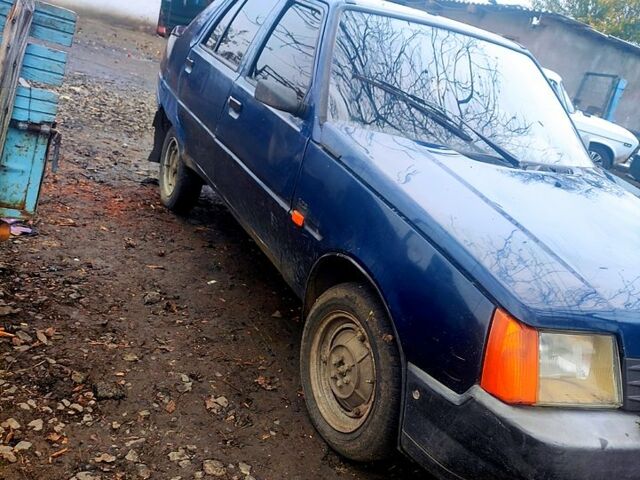 Синий ЗАЗ Славута, объемом двигателя 1.2 л и пробегом 180 тыс. км за 750 $, фото 3 на Automoto.ua