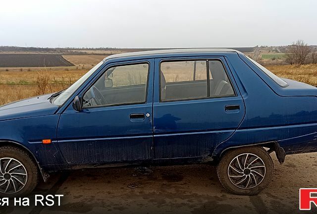 Синий ЗАЗ Славута, объемом двигателя 1.2 л и пробегом 126 тыс. км за 850 $, фото 2 на Automoto.ua