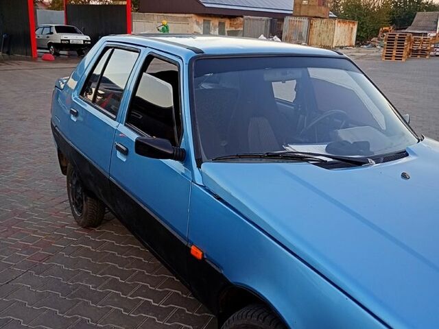 Синий ЗАЗ Славута, объемом двигателя 1.2 л и пробегом 132 тыс. км за 800 $, фото 2 на Automoto.ua