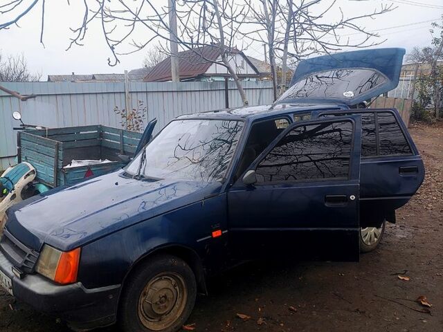 Синий ЗАЗ Славута, объемом двигателя 1.2 л и пробегом 180 тыс. км за 750 $, фото 1 на Automoto.ua