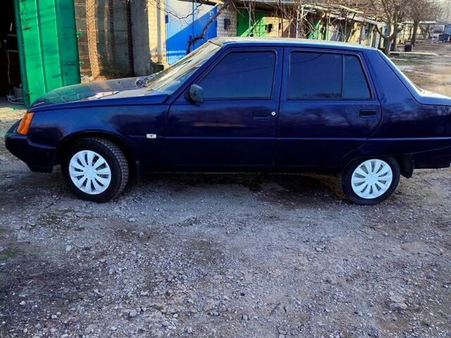 Синий ЗАЗ Славута, объемом двигателя 1.2 л и пробегом 100 тыс. км за 1300 $, фото 2 на Automoto.ua
