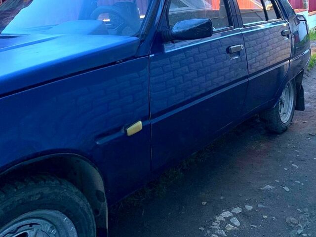 Синий ЗАЗ Славута, объемом двигателя 1.2 л и пробегом 102 тыс. км за 600 $, фото 2 на Automoto.ua