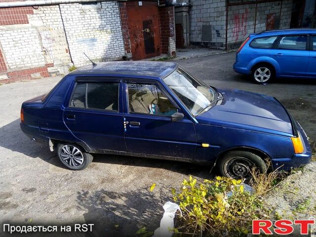 Синий ЗАЗ Славута, объемом двигателя 1.2 л и пробегом 200 тыс. км за 1000 $, фото 2 на Automoto.ua