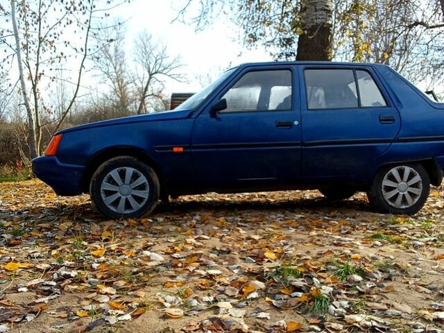 Синий ЗАЗ Славута, объемом двигателя 1.2 л и пробегом 187 тыс. км за 750 $, фото 1 на Automoto.ua