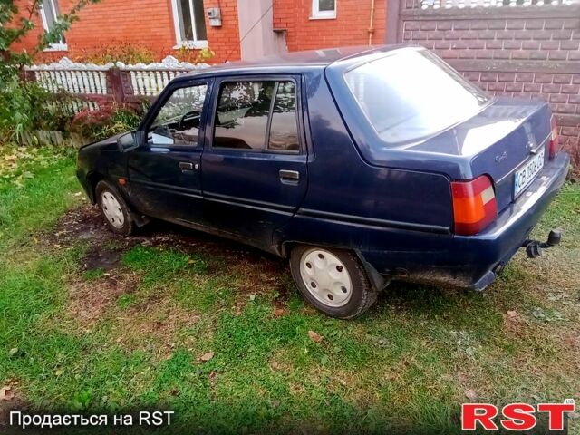 Синий ЗАЗ Славута, объемом двигателя 1.2 л и пробегом 190 тыс. км за 1200 $, фото 5 на Automoto.ua