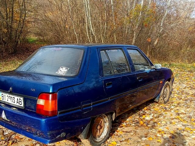 Синий ЗАЗ Славута, объемом двигателя 1.2 л и пробегом 187 тыс. км за 750 $, фото 4 на Automoto.ua