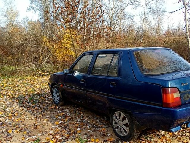 Синий ЗАЗ Славута, объемом двигателя 1.2 л и пробегом 187 тыс. км за 750 $, фото 2 на Automoto.ua