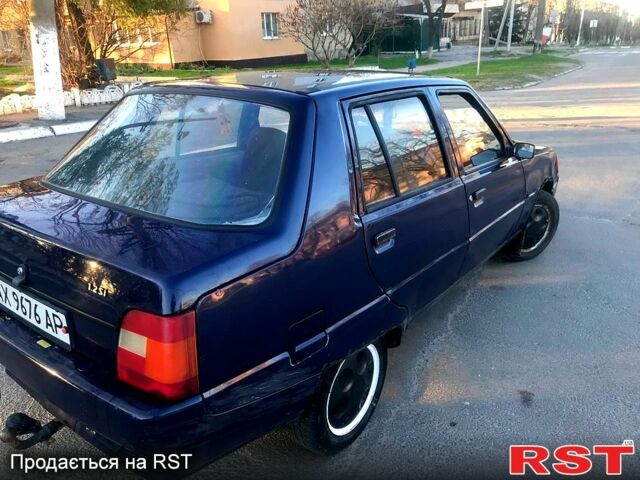 Синий ЗАЗ Славута, объемом двигателя 1.2 л и пробегом 160 тыс. км за 800 $, фото 2 на Automoto.ua