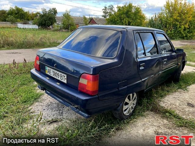 Синий ЗАЗ Славута, объемом двигателя 1.2 л и пробегом 154 тыс. км за 700 $, фото 6 на Automoto.ua