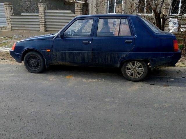 ЗАЗ Славута 2007 в Николаеве на Automoto.ua Синий ЗАЗ Славута, объемом двигателя 1.2 л и пробегом 54 тыс. км за 950 $, фото 3 на Automoto.ua