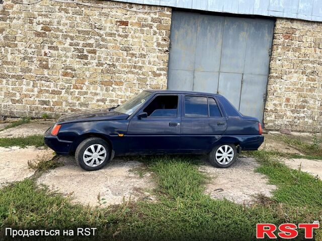 Синий ЗАЗ Славута, объемом двигателя 1.2 л и пробегом 154 тыс. км за 700 $, фото 7 на Automoto.ua