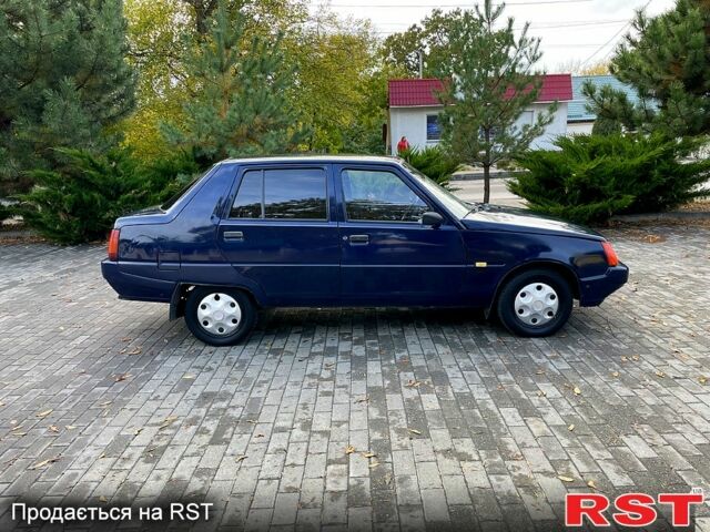 Синій ЗАЗ Славута, об'ємом двигуна 1.2 л та пробігом 122 тис. км за 1550 $, фото 5 на Automoto.ua