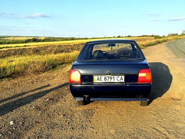 Синий ЗАЗ Славута, объемом двигателя 1.2 л и пробегом 86 тыс. км за 1100 $, фото 2 на Automoto.ua