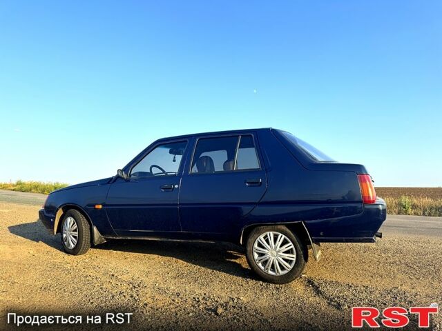 Синий ЗАЗ Славута, объемом двигателя 1.2 л и пробегом 86 тыс. км за 1100 $, фото 3 на Automoto.ua