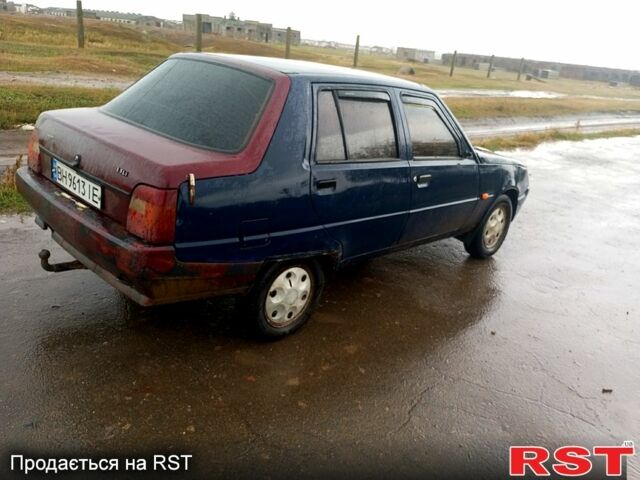 Синий ЗАЗ Славута, объемом двигателя 1.2 л и пробегом 626 тыс. км за 750 $, фото 3 на Automoto.ua