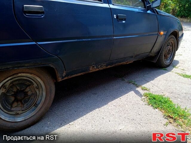 Синий ЗАЗ Славута, объемом двигателя 1.2 л и пробегом 200 тыс. км за 550 $, фото 4 на Automoto.ua