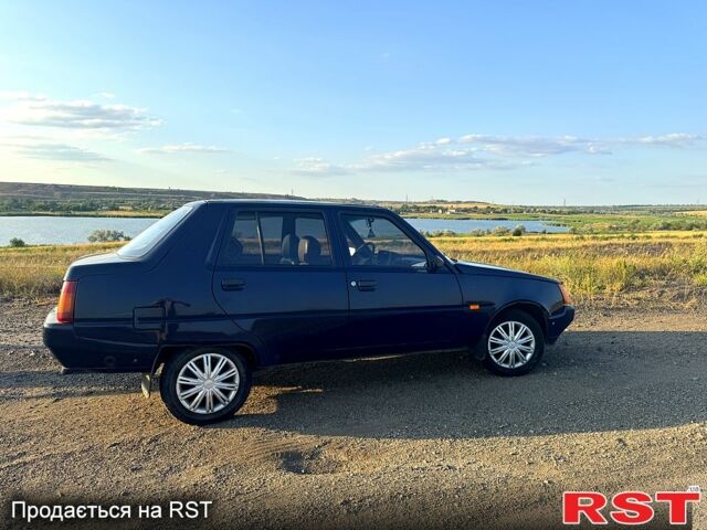 Синий ЗАЗ Славута, объемом двигателя 1.2 л и пробегом 86 тыс. км за 1100 $, фото 1 на Automoto.ua