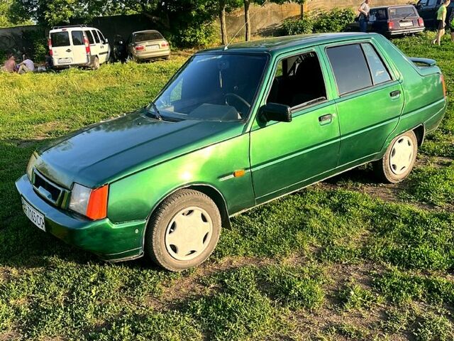 Зеленый ЗАЗ Славута, объемом двигателя 1.3 л и пробегом 220 тыс. км за 1080 $, фото 2 на Automoto.ua