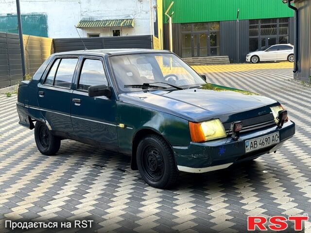 Зеленый ЗАЗ Славута, объемом двигателя 1.2 л и пробегом 243 тыс. км за 450 $, фото 2 на Automoto.ua