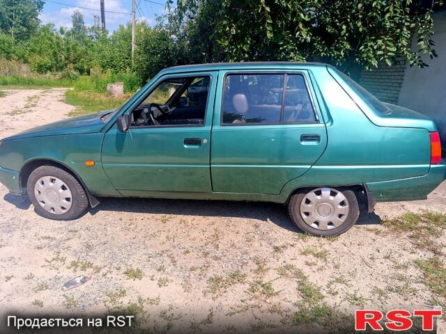 Зелений ЗАЗ Славута, об'ємом двигуна 1.2 л та пробігом 120 тис. км за 1300 $, фото 2 на Automoto.ua