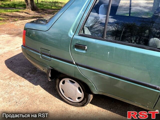 Зеленый ЗАЗ Славута, объемом двигателя 1.2 л и пробегом 107 тыс. км за 1800 $, фото 4 на Automoto.ua