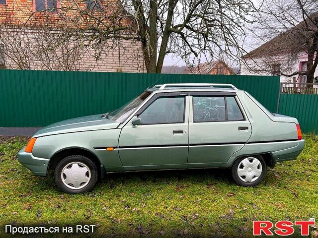 Зеленый ЗАЗ Славута, объемом двигателя 1.2 л и пробегом 264 тыс. км за 1000 $, фото 1 на Automoto.ua